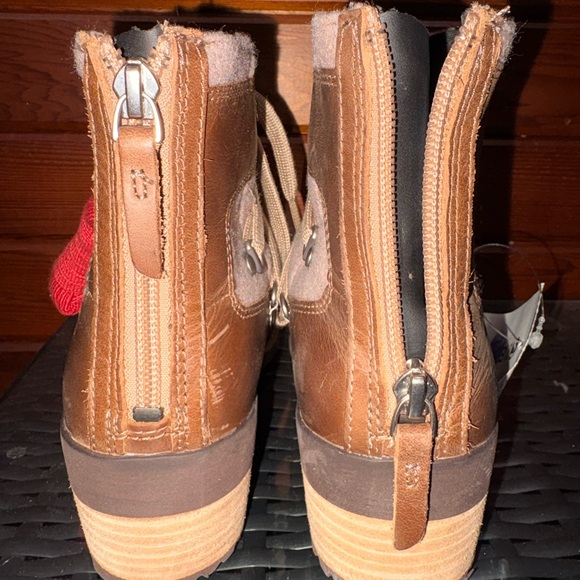 Merrell Women's Brown and Cream Lace Up Heeled Boots - Picture 4 of 5